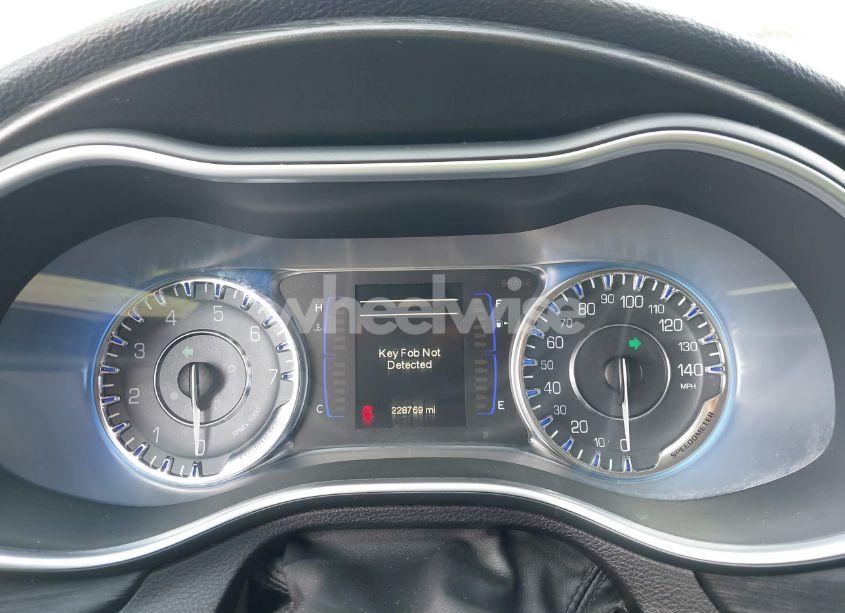 Photo 7 of 2015 Chrysler 200 LIMITED (VIN 1C3CCCABXFN680916)