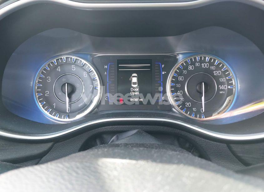 Photo 7 of 2015 Chrysler 200 LIMITED (VIN 1C3CCCABXFN689454)