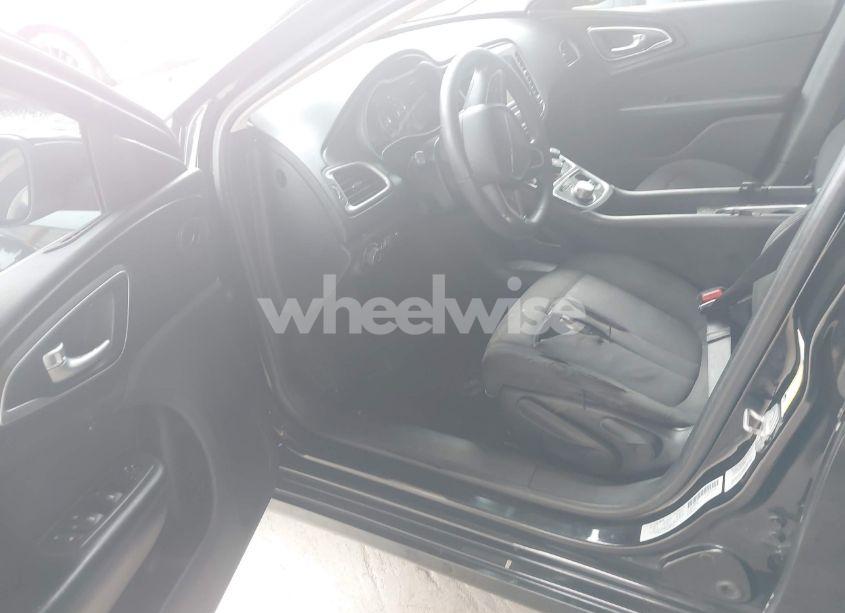 Photo 5 of 2015 Chrysler 200 LIMITED (VIN 1C3CCCABXFN689955)