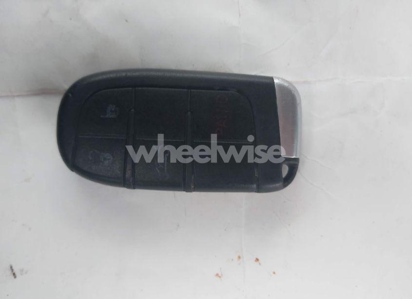 Photo 11 of 2015 Chrysler 200 LIMITED (VIN 1C3CCCABXFN696632)