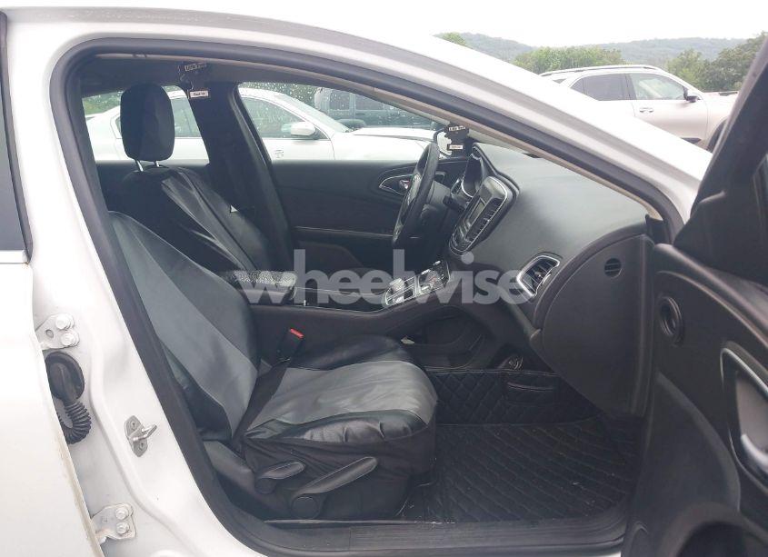 Photo 5 of 2015 Chrysler 200 LIMITED (VIN 1C3CCCABXFN696632)