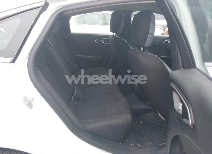 Photo 8 of 2015 Chrysler 200 LIMITED (VIN 1C3CCCABXFN696632)