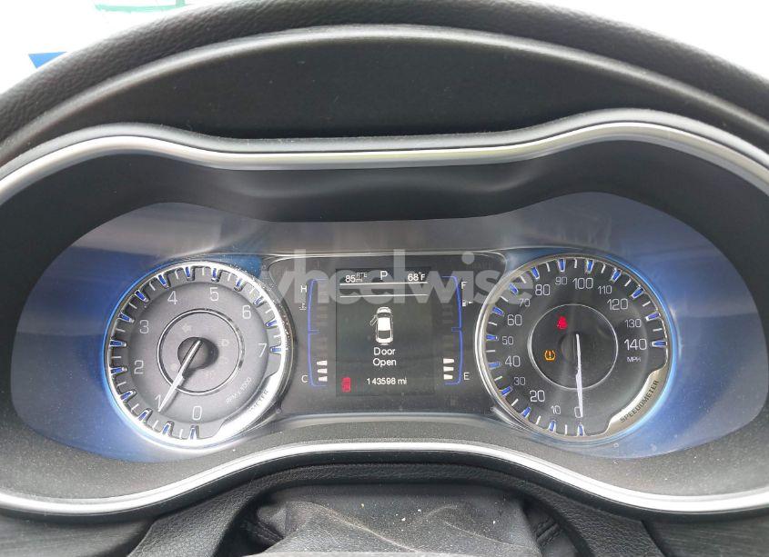 Photo 7 of 2015 Chrysler 200 LIMITED (VIN 1C3CCCABXFN713185)