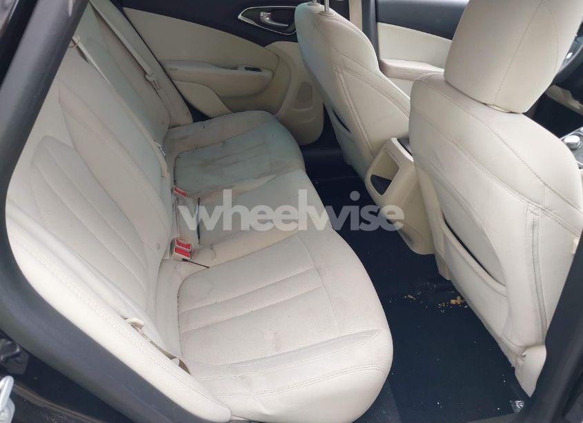 Photo 8 of 2015 Chrysler 200 LIMITED (VIN 1C3CCCABXFN713185)