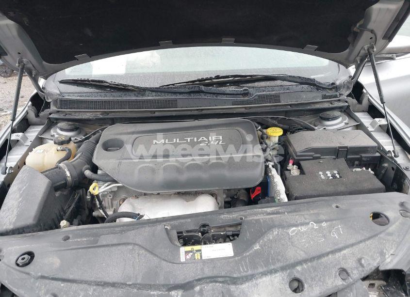 Photo 10 of 2015 Chrysler 200 LIMITED (VIN 1C3CCCABXFN723585)