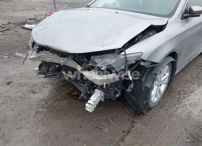 Photo 6 of 2015 Chrysler 200 LIMITED (VIN 1C3CCCABXFN723585)