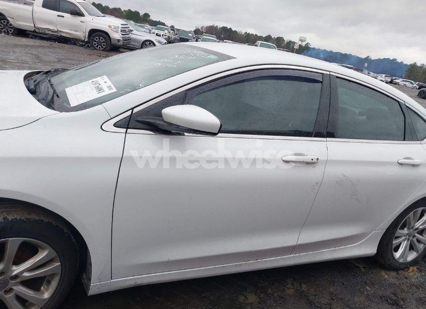 Photo 14 of 2015 Chrysler 200 LIMITED (VIN 1C3CCCABXFN724252)