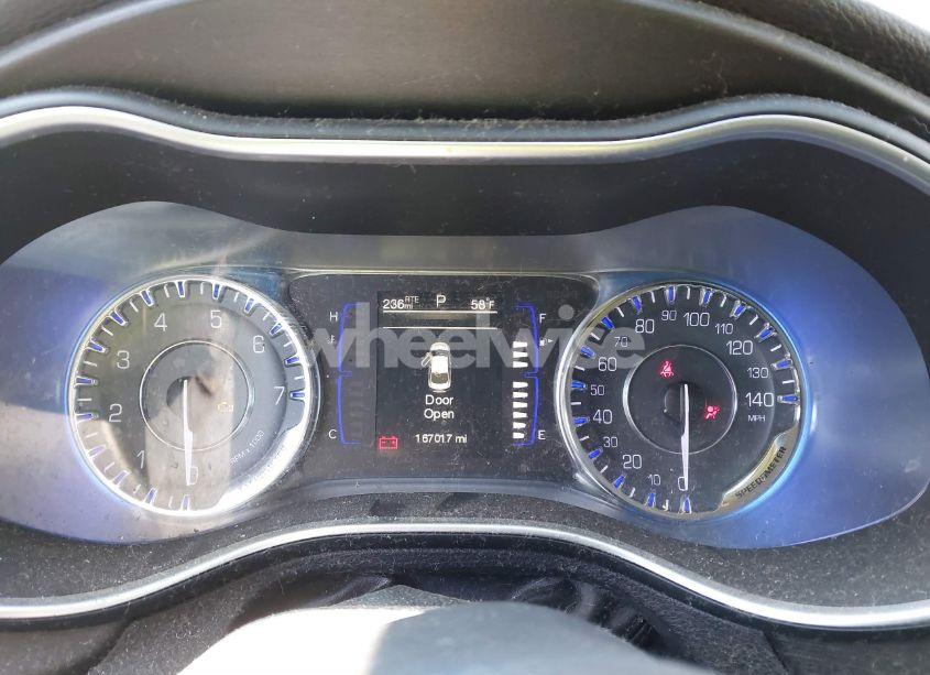 Photo 7 of 2015 Chrysler 200 LIMITED (VIN 1C3CCCABXFN732299)