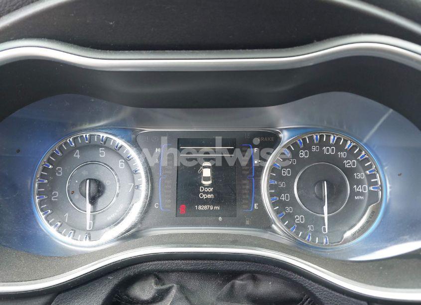 Photo 7 of 2015 Chrysler 200 LIMITED (VIN 1C3CCCABXFN738989)