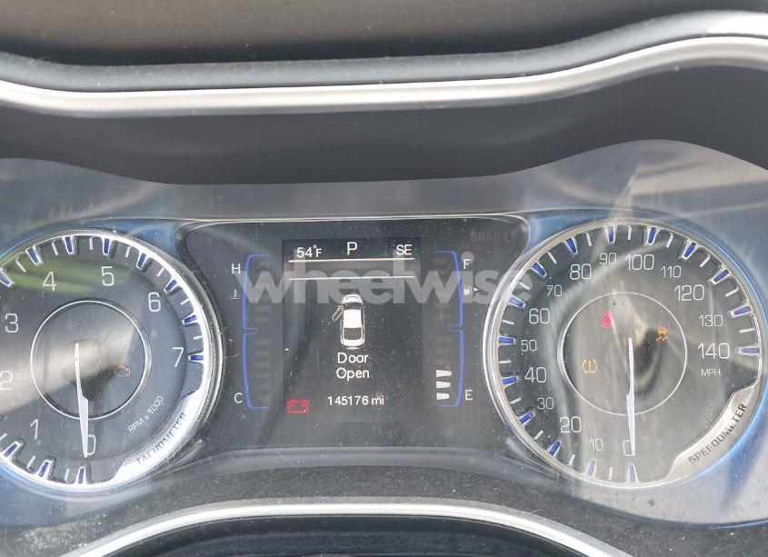 Photo 7 of 2015 Chrysler 200 LIMITED (VIN 1C3CCCABXFN747787)