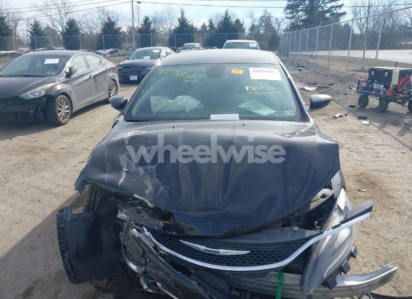 Photo 11 of 2015 Chrysler 200 LIMITED (VIN 1C3CCCABXFN757994)