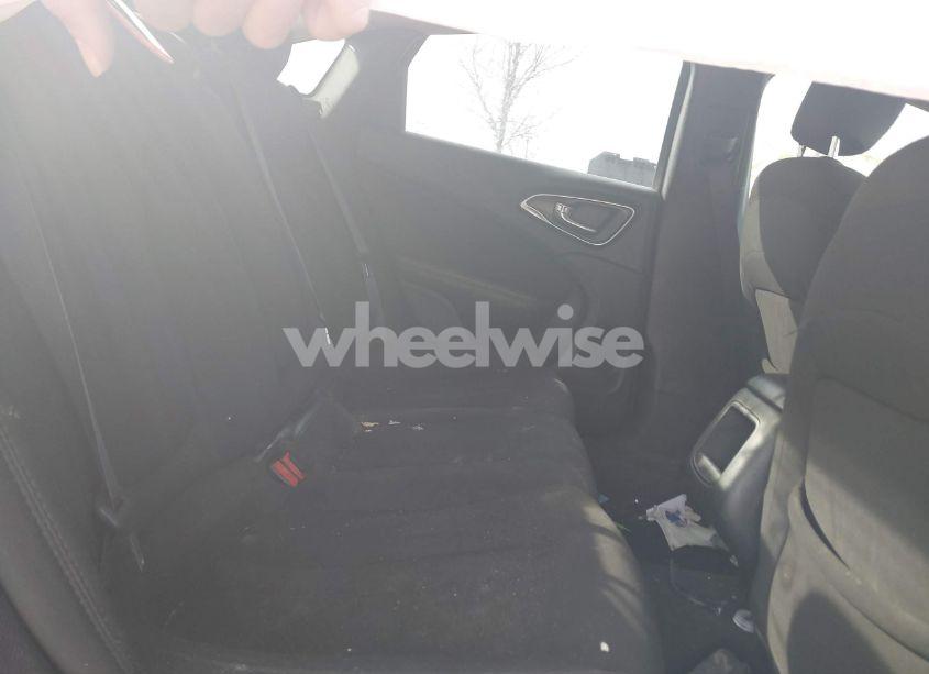 Photo 8 of 2015 Chrysler 200 LIMITED (VIN 1C3CCCABXFN757994)