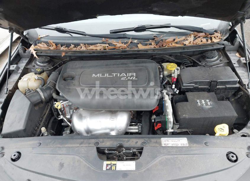 Photo 10 of 2016 Chrysler 200 LIMITED (VIN 1C3CCCABXGN109606)