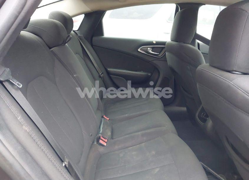 Photo 8 of 2016 Chrysler 200 LIMITED (VIN 1C3CCCABXGN109606)