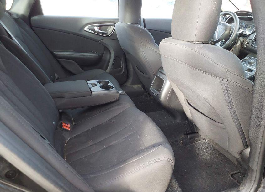 Photo 8 of 2016 Chrysler 200 LIMITED (VIN 1C3CCCABXGN113199)