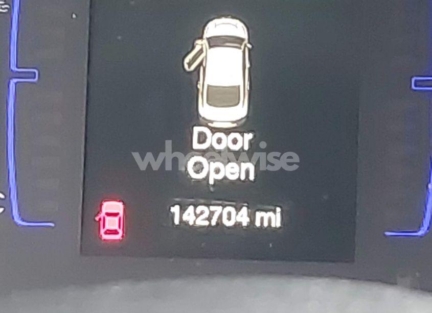 Photo 15 of 2016 Chrysler 200 LIMITED (VIN 1C3CCCABXGN121481)