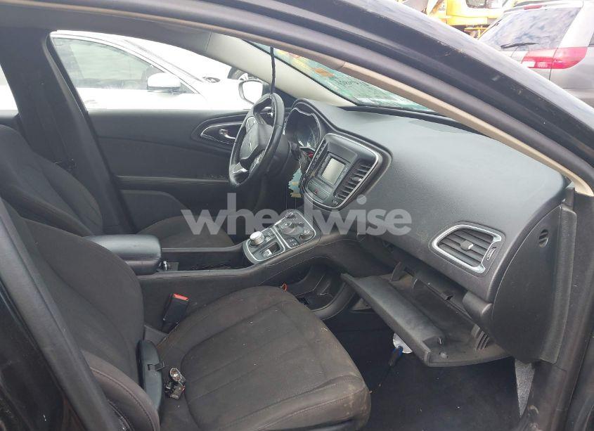 Photo 5 of 2016 Chrysler 200 LIMITED (VIN 1C3CCCABXGN137194)