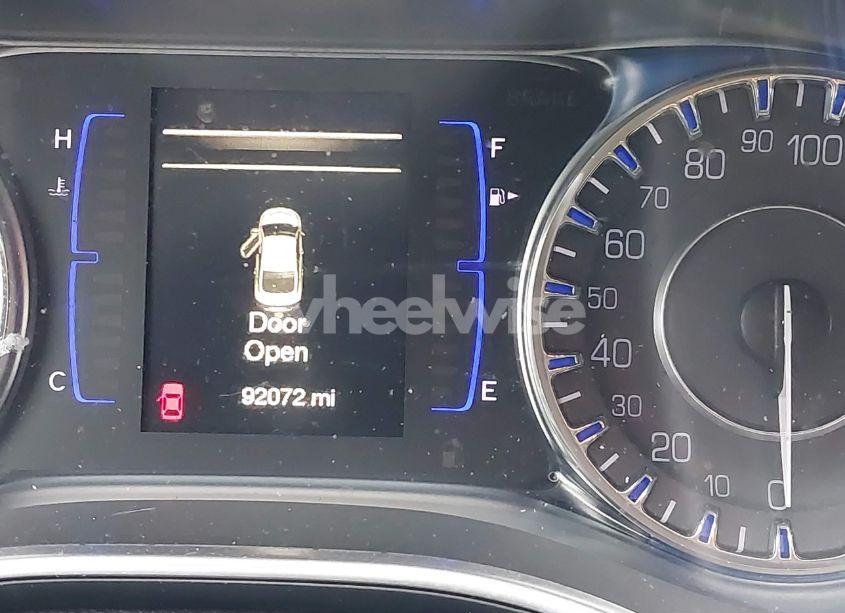 Photo 7 of 2016 Chrysler 200 LIMITED (VIN 1C3CCCABXGN157087)