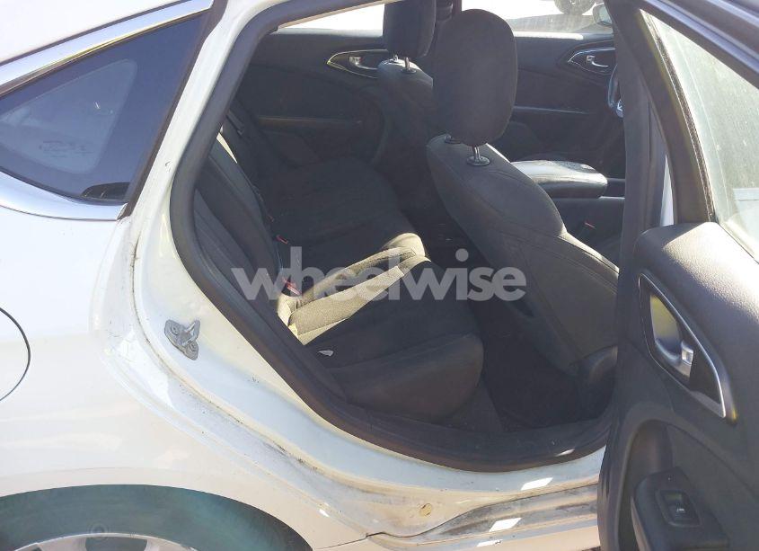 Photo 8 of 2016 Chrysler 200 LIMITED (VIN 1C3CCCABXGN160328)
