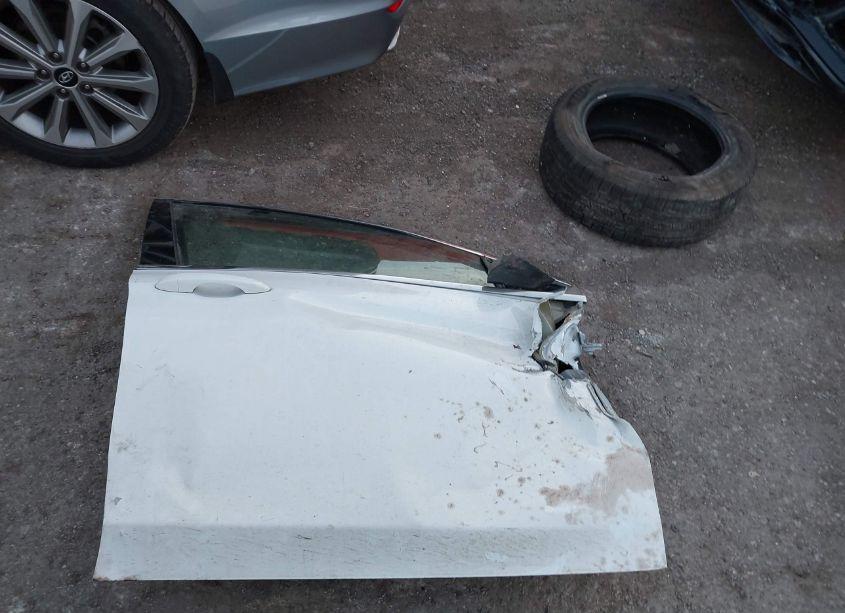 Photo 11 of 2016 Chrysler 200 LIMITED (VIN 1C3CCCABXGN174424)