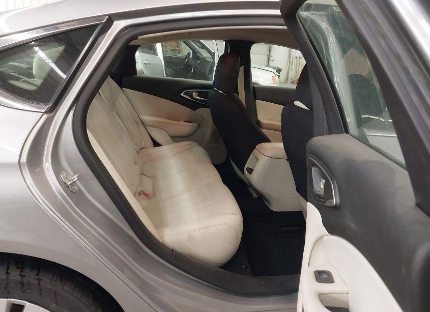 Photo 8 of 2016 Chrysler 200 LIMITED (VIN 1C3CCCABXGN186542)