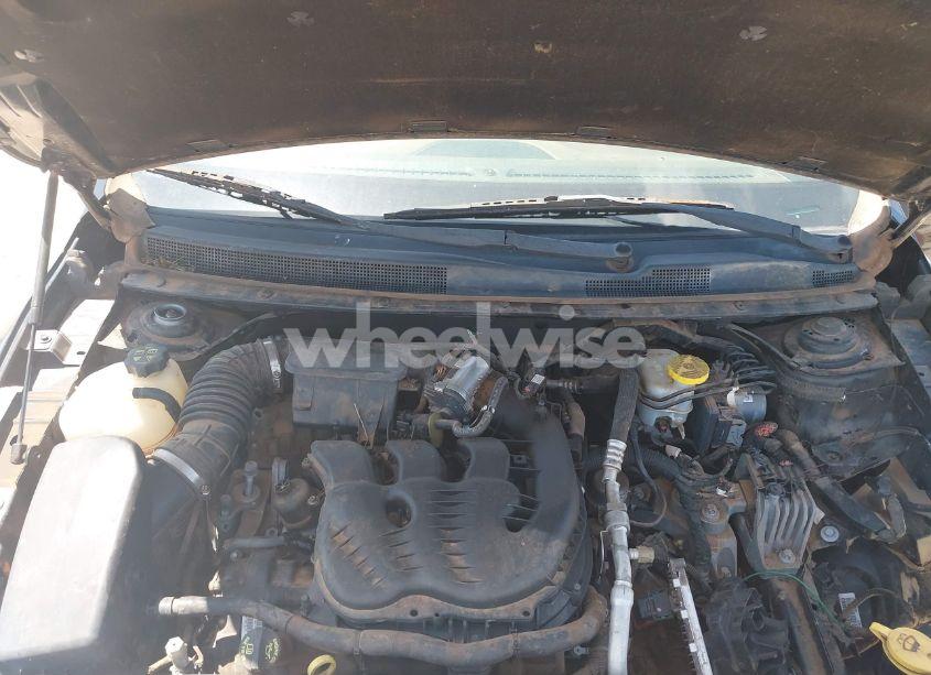 Photo 10 of 2015 Chrysler 200 LIMITED (VIN 1C3CCCAG0FN516456)