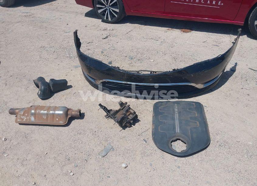 Photo 12 of 2015 Chrysler 200 LIMITED (VIN 1C3CCCAG0FN516456)