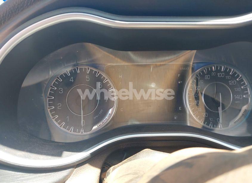 Photo 7 of 2015 Chrysler 200 LIMITED (VIN 1C3CCCAG0FN516456)