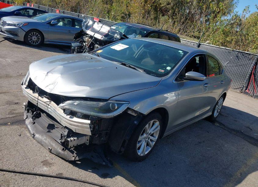 Photo 2 of 2016 Chrysler 200 LIMITED (VIN 1C3CCCAG1GN144689)