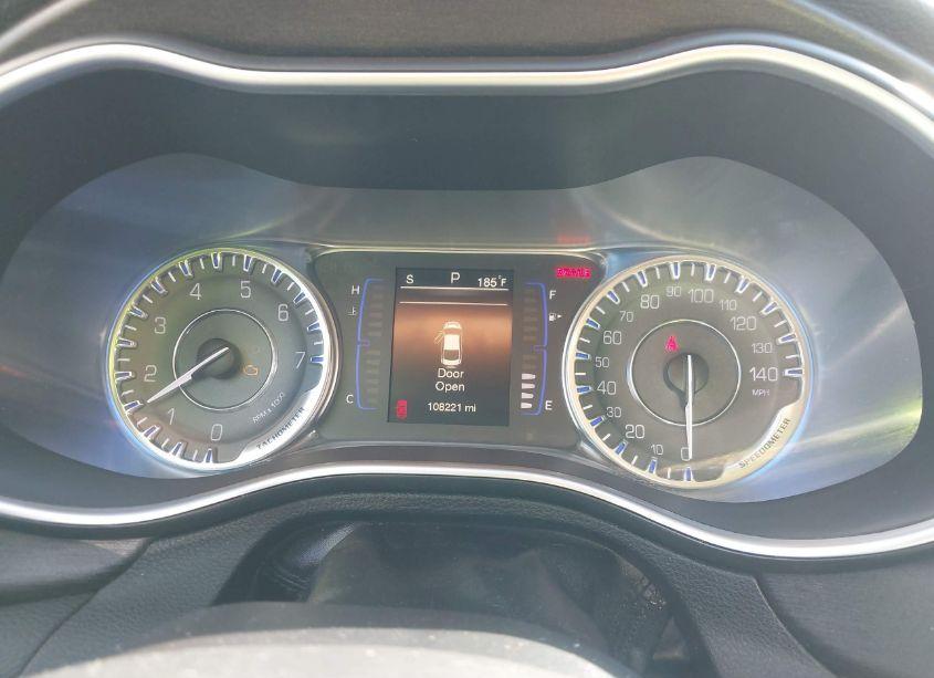 Photo 7 of 2016 Chrysler 200 LIMITED (VIN 1C3CCCAG1GN144689)