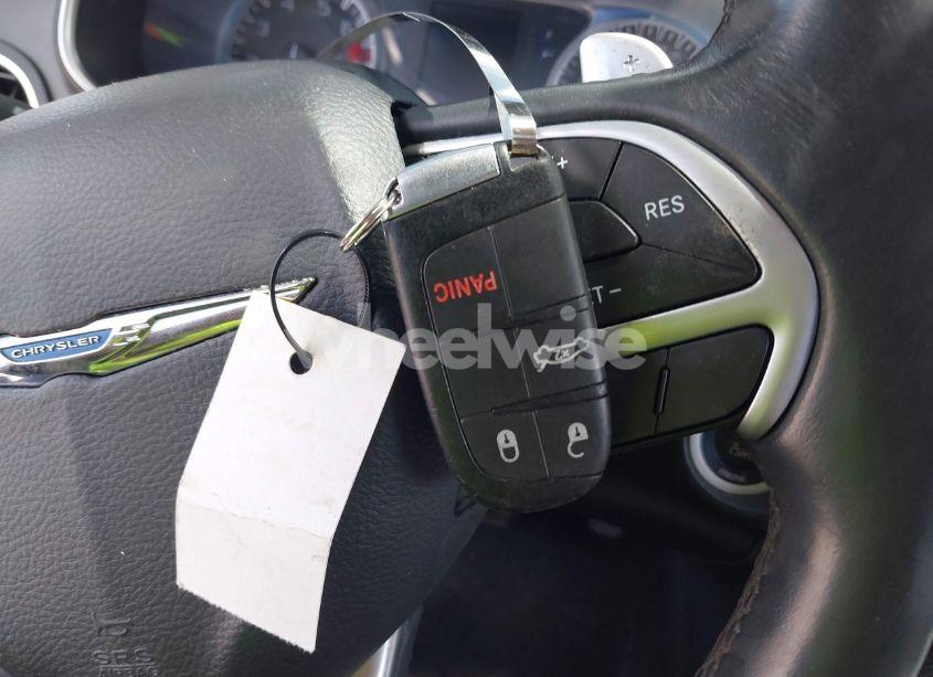 Photo 11 of 2015 Chrysler 200 LIMITED (VIN 1C3CCCAG2FN525367)