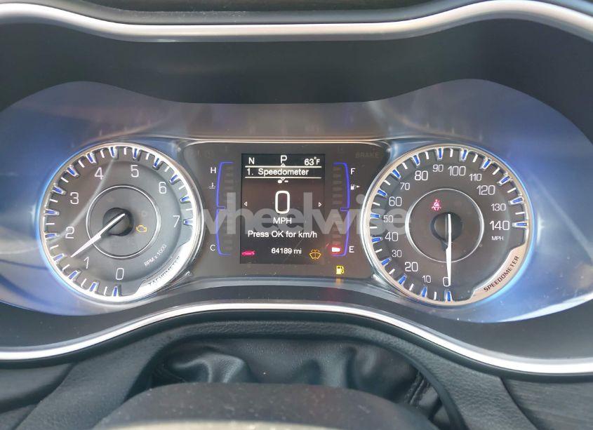 Photo 7 of 2016 Chrysler 200 LIMITED (VIN 1C3CCCAG3GN145889)