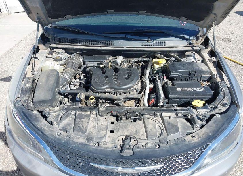 Photo 10 of 2015 Chrysler 200 LIMITED (VIN 1C3CCCAG4FN730365)