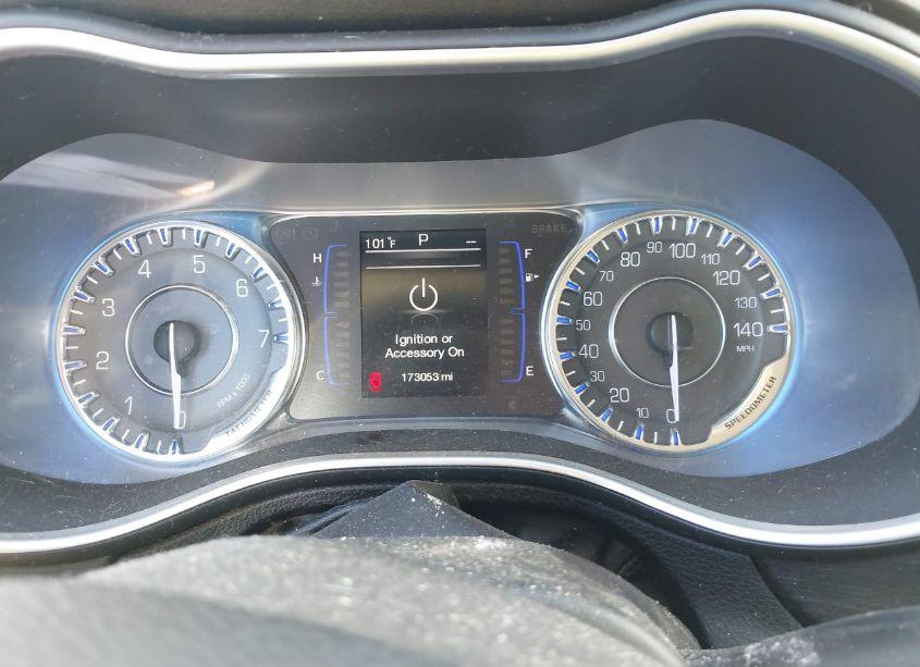 Photo 7 of 2015 Chrysler 200 LIMITED (VIN 1C3CCCAG4FN730365)