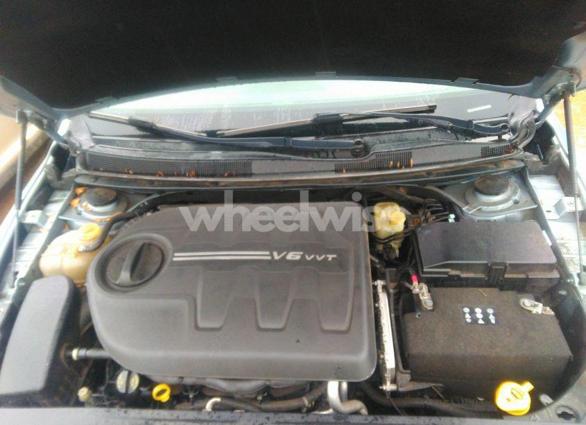 Photo 10 of 2015 Chrysler 200 LIMITED (VIN 1C3CCCAG4FN759753)