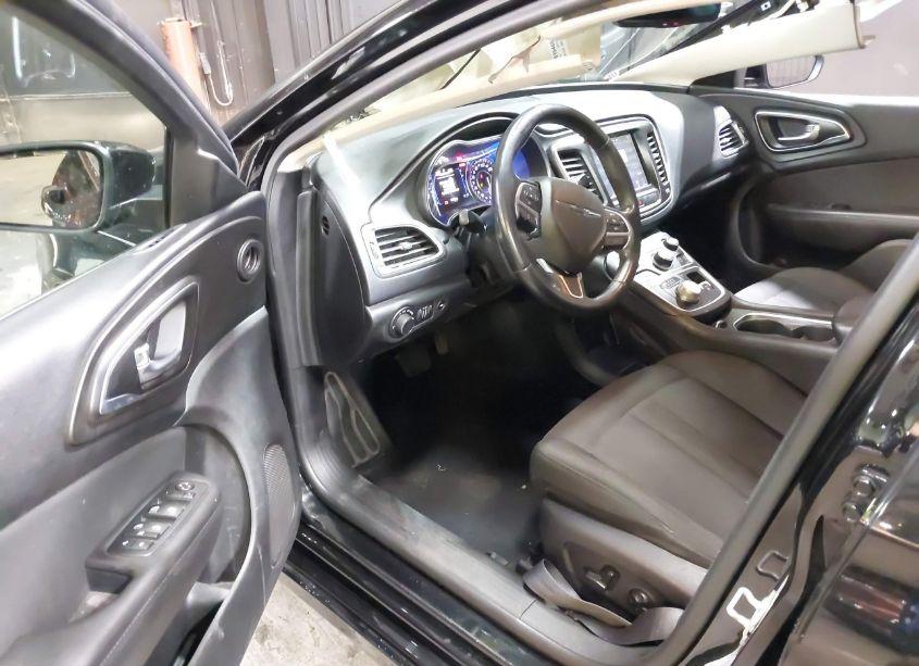 Photo 5 of 2016 Chrysler 200 LIMITED (VIN 1C3CCCAG4GN121973)