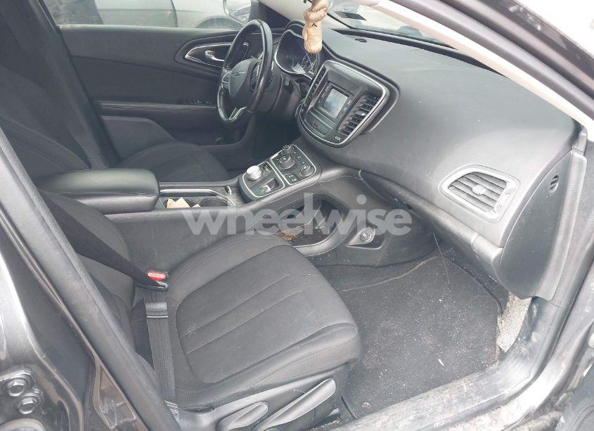 Photo 5 of 2016 Chrysler 200 LIMITED (VIN 1C3CCCAG4GN190484)