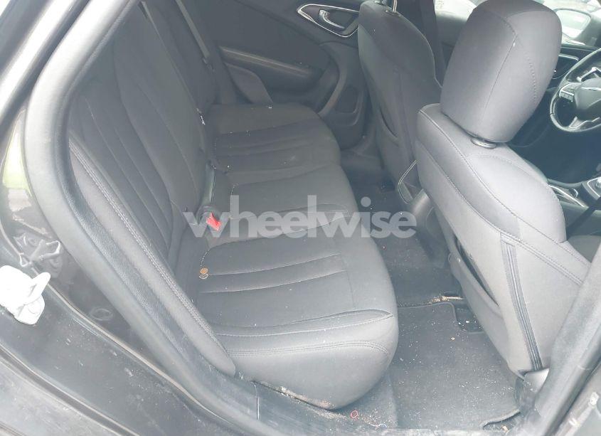 Photo 8 of 2016 Chrysler 200 LIMITED (VIN 1C3CCCAG4GN190484)