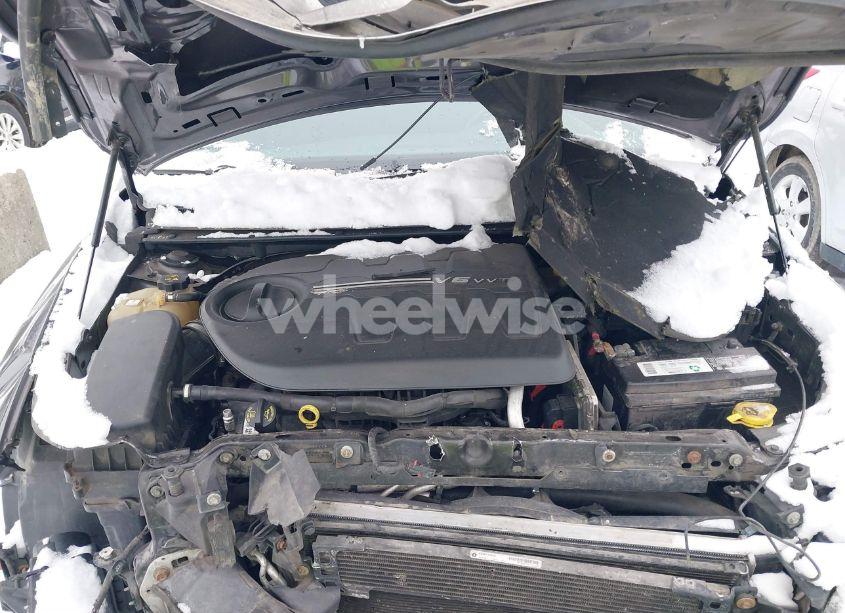 Photo 10 of 2015 Chrysler 200 LIMITED (VIN 1C3CCCAG5FN605570)