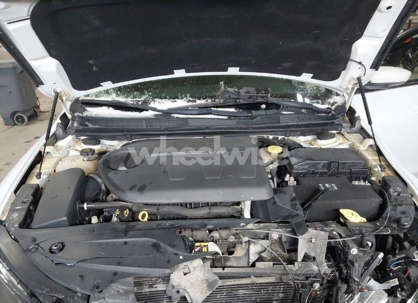 Photo 10 of 2015 Chrysler 200 LIMITED (VIN 1C3CCCAG5FN736711)