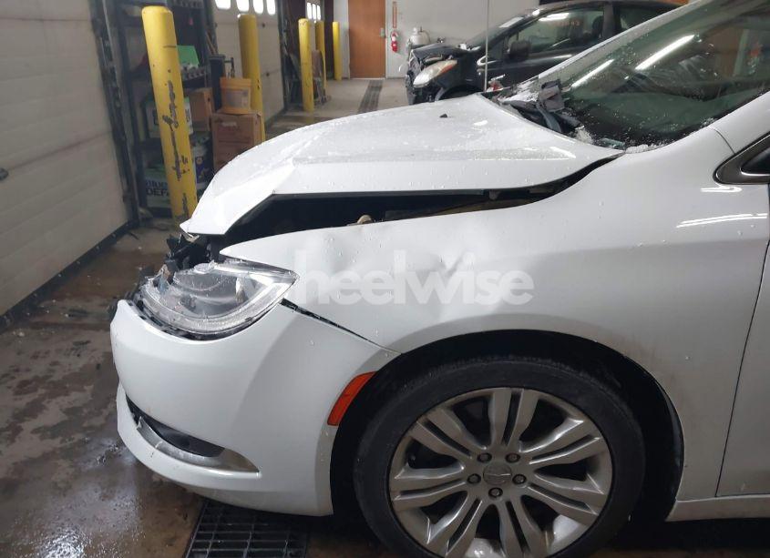 Photo 6 of 2015 Chrysler 200 LIMITED (VIN 1C3CCCAG5FN736711)