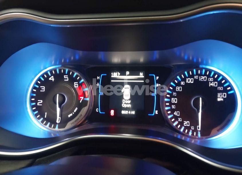 Photo 7 of 2015 Chrysler 200 LIMITED (VIN 1C3CCCAG5FN736711)