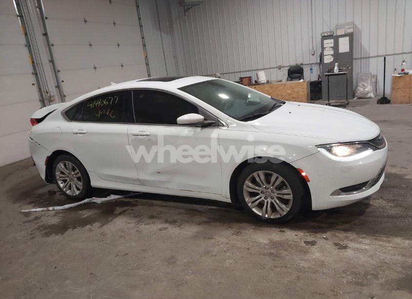Photo 13 of 2016 Chrysler 200 LIMITED (VIN 1C3CCCAG9GN111455)