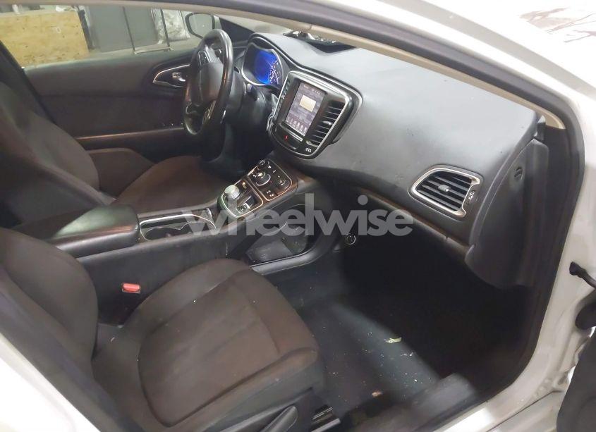 Photo 5 of 2016 Chrysler 200 LIMITED (VIN 1C3CCCAG9GN111455)