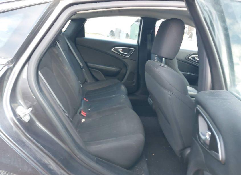 Photo 8 of 2016 Chrysler 200 LIMITED (VIN 1C3CCCAGXGN148532)