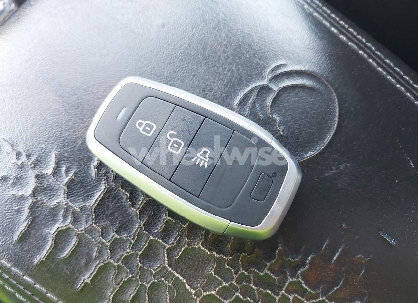 Photo 11 of 2015 Chrysler 200 S (VIN 1C3CCCBB0FN606841)