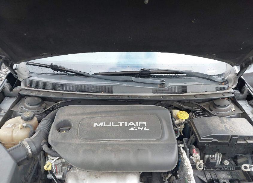 Photo 10 of 2015 Chrysler 200 S (VIN 1C3CCCBB0FN675979)