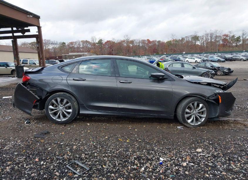 Photo 13 of 2015 Chrysler 200 S (VIN 1C3CCCBB0FN675979)
