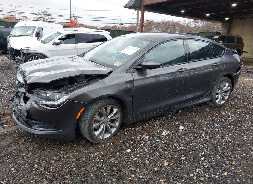Photo 2 of 2015 Chrysler 200 S (VIN 1C3CCCBB0FN675979)