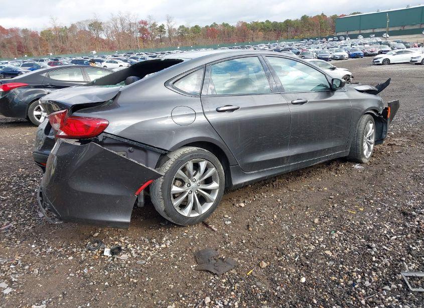 Photo 4 of 2015 Chrysler 200 S (VIN 1C3CCCBB0FN675979)